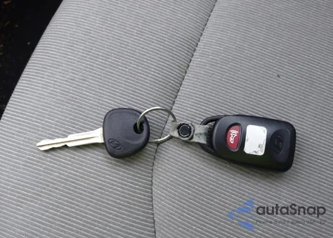 2017 Hyundai Elantra Se z USA, uszkodzony, nr VIN 5NPD84LF2HH064511